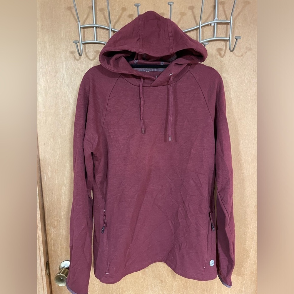 #156- LL BEAN- slightly fitted men’s hooded long sleeve